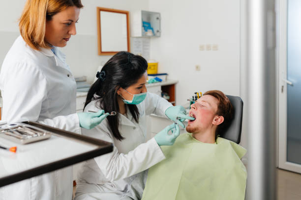 Best Cracked Tooth Emergency Dentist  in Wolcottville, IN